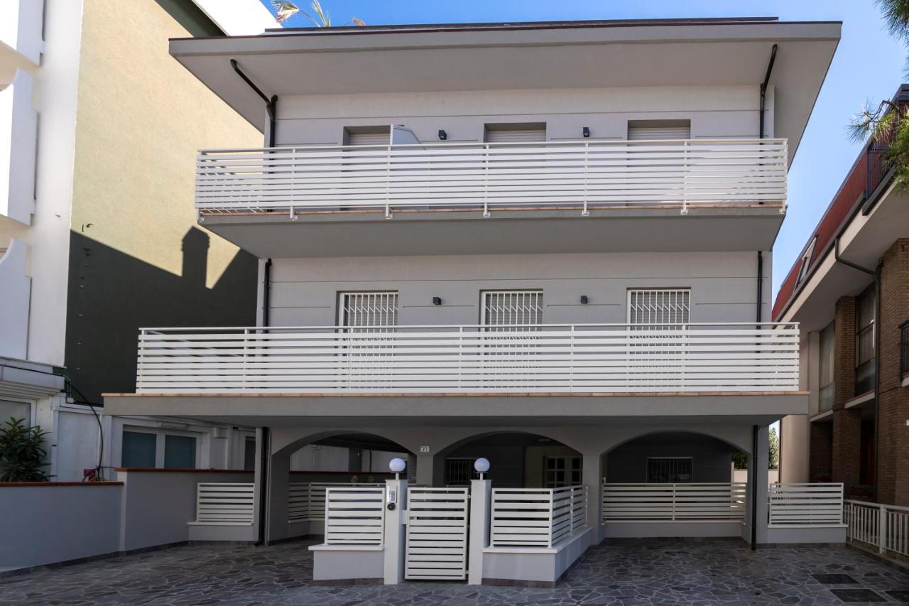 Casa Plauto Attico Senza Cucina Without Kichen Apartman Bellaria – Igea Marina Kültér fotó